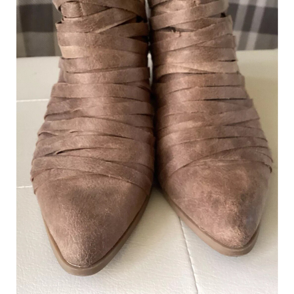 Ankle Boots Beige W/Fringe Straps Almond Toe Woman Sz 7.5 Fergalicious Iggy Sand - Picture 5 of 12